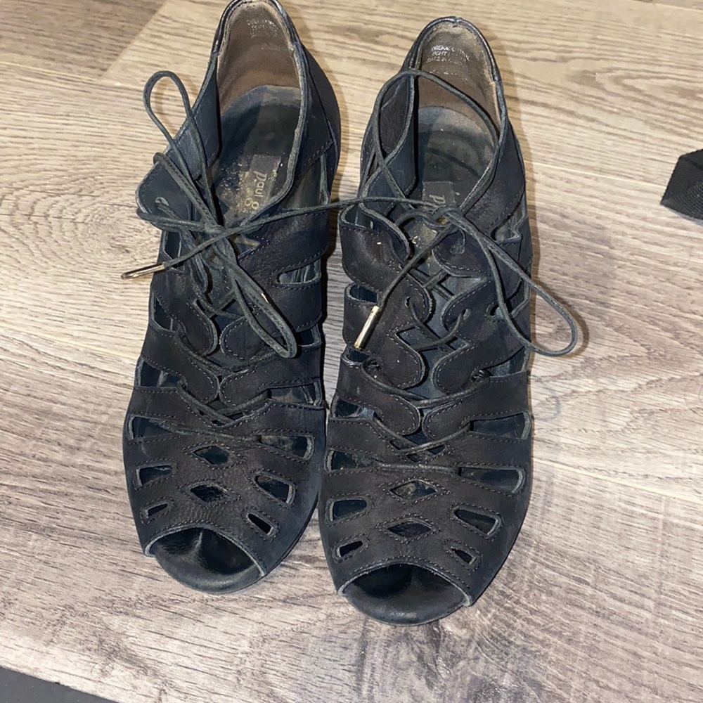 Paul green booties size 3 equivalent to 5.5